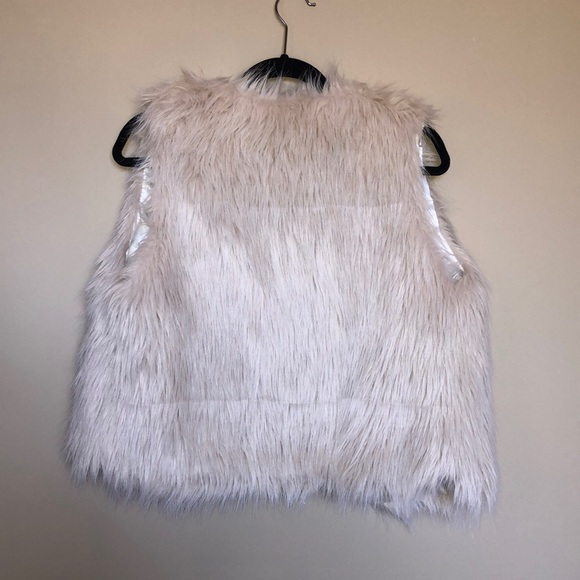 Vest - Picture 2 of 3